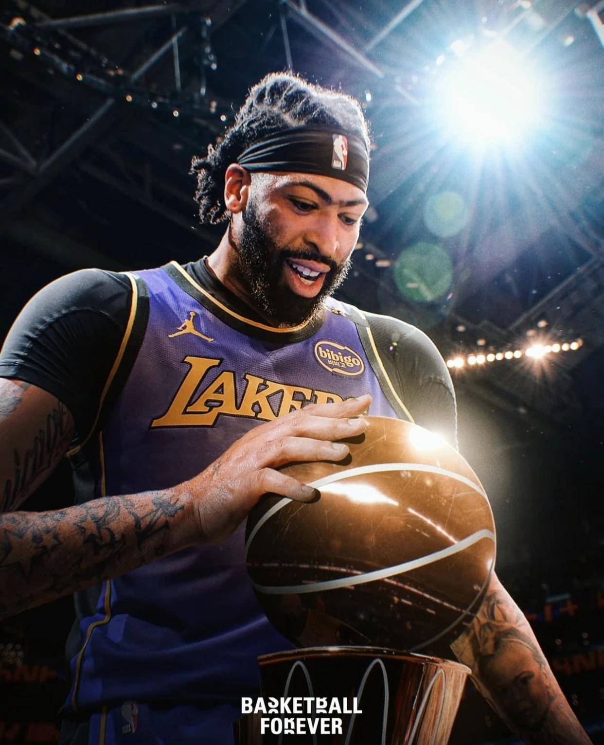 NBA湖人队夺得总冠军，詹姆斯领衔成就三连冠的简单介绍